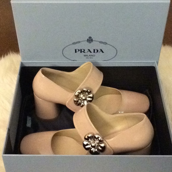PRADA Mary Jane Flower Gorgeous 👠 Nude Patent - Picture 9 of 9